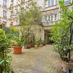 Luxury Apartment La Tour Paris